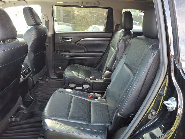 Used 2017 Toyota Highlander Limited AWD/4WD image 10