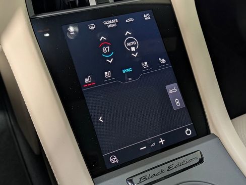 New 2026 Porsche Taycan image 34