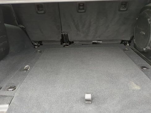 Used 2020 Jeep Wrangler Unlimited Sahara image 12