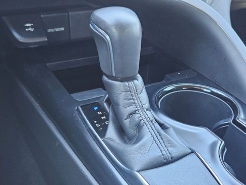 Used 2018 Toyota Camry SE w/ Convenience Package image 25