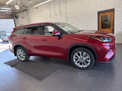 Used 2023 Toyota Highlander Limited