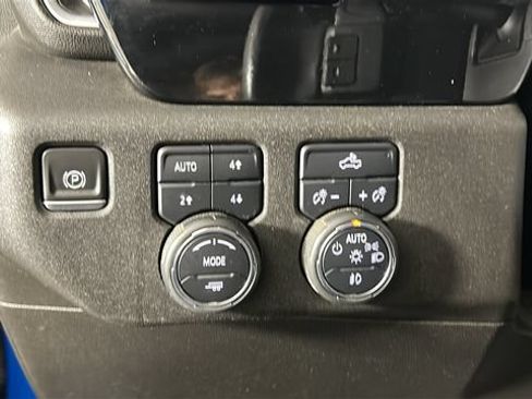 Used 2022 Chevrolet Silverado 1500 RST w/ Convenience Package II AWD/4WD image 19