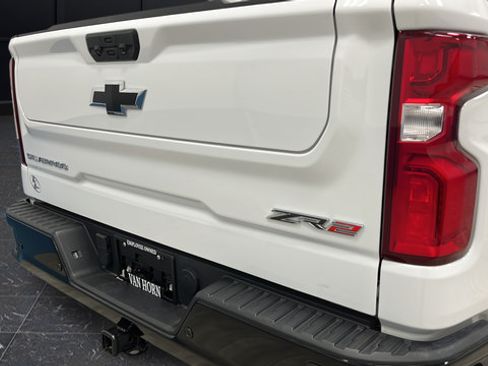 Used 2024 Chevrolet Silverado 1500 ZR2 w/ Technology Package AWD/4WD image 43