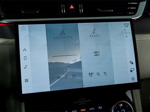 Used 2022 Jaguar F-PACE SVR image 46