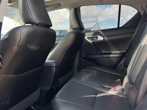 Used 2011 Lexus CT 200h image 9