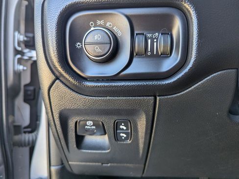Used 2022 RAM 1500 Laramie w/ Sport Appearance Package AWD/4WD image 18