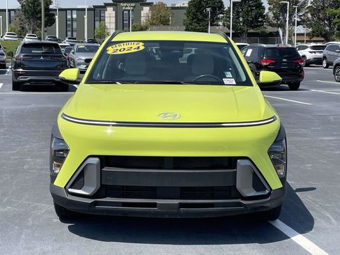 Used 2024 Hyundai Kona SEL FWD image 2