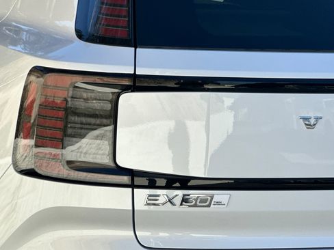 New 2026 Volvo EX30 Plus w/ Climate Package image 7