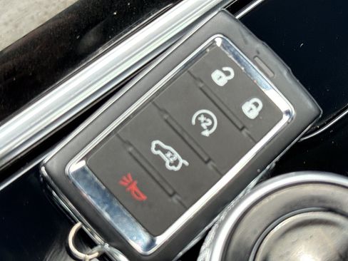 Used 2025 Jeep Grand Cherokee Altitude AWD/4WD image 36