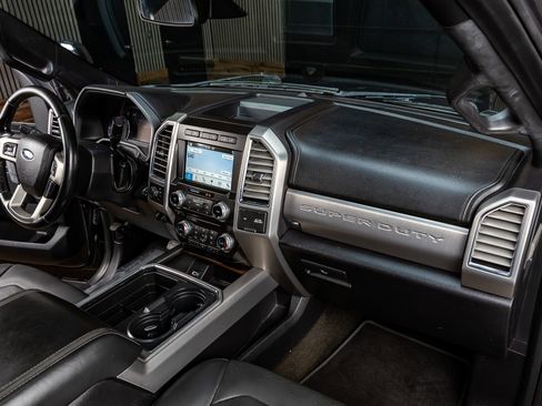 Used 2017 Ford F350 Platinum w/ Platinum Ultimate Package image 18