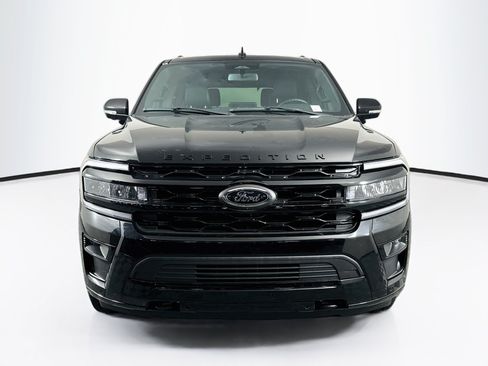 Used 2022 Ford Expedition Limited AWD/4WD image 2