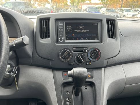 Used 2021 Nissan NV200 S w/ Back Door Glass Package image 11