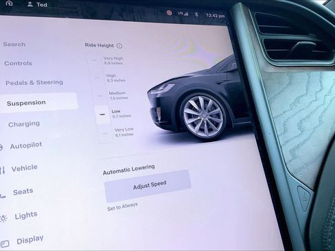 Used 2018 Tesla Model X 100D image 32