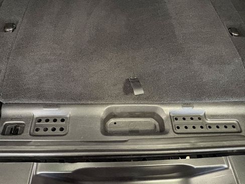 Used 2025 Jeep Wrangler Unlimited Rubicon AWD/4WD image 19