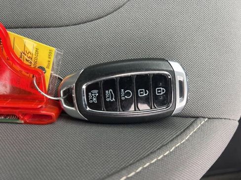 Used 2023 Hyundai Elantra SEL image 33