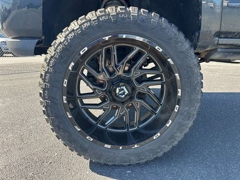 Used 2018 Chevrolet Silverado 1500 LT w/ All Star Edition image 7