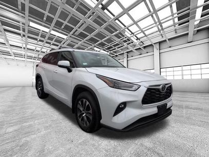 Certified 2025 Toyota Highlander XLE