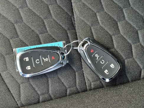 Used 2020 Chevrolet Equinox LT FWD image 27