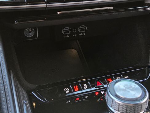 Used 2022 Jeep Wagoneer Series III RWD image 40