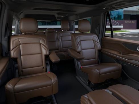 New 2026 Lincoln Navigator L Reserve AWD/4WD image 11