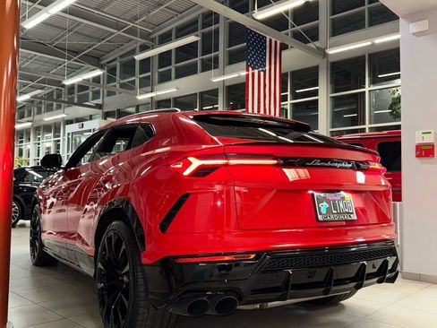 Used 2022 Lamborghini Urus image 5