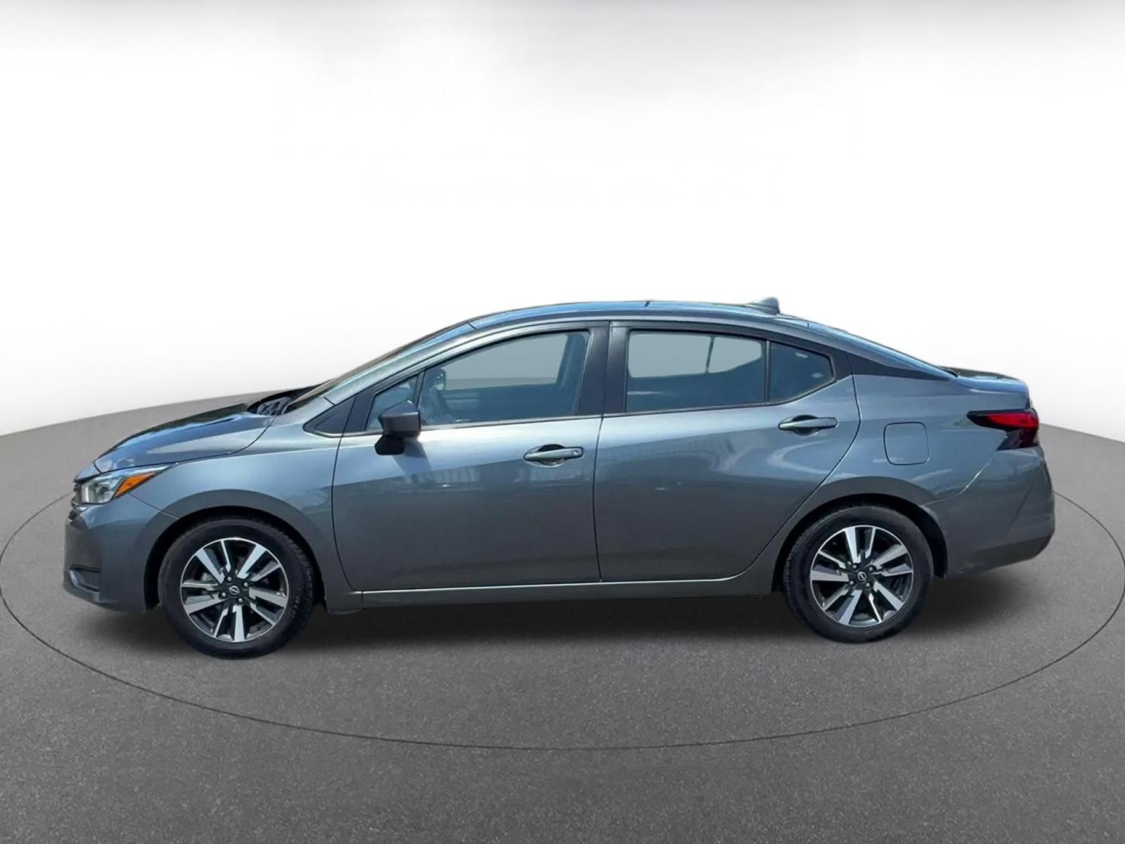 Used 2025 Nissan Versa SV FWD image 8