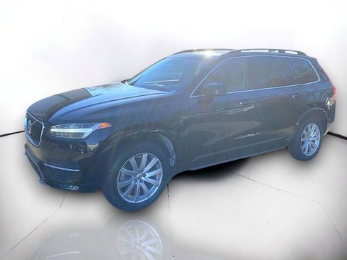 Used 2017 Volvo XC90 T6 Momentum w/ Vision Package image 2