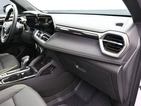 Used 2025 Chevrolet TrailBlazer ACTIV FWD image 42