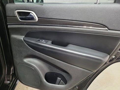 Used 2018 Jeep Grand Cherokee Limited image 50