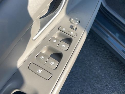 Used 2023 Hyundai Elantra SEL w/ Convenience Package image 12