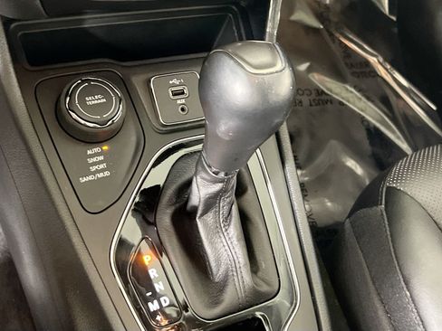 Used 2023 Jeep Cherokee Altitude Lux w/ Lux Elite Package AWD/4WD image 17