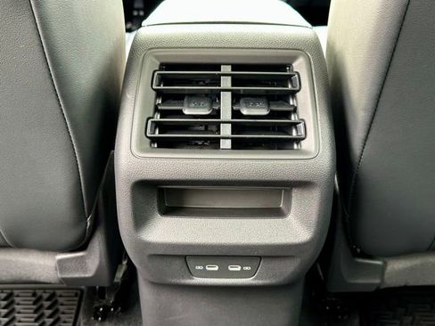 New 2026 Volkswagen Tiguan SE AWD/4WD image 19
