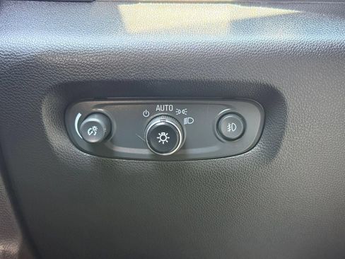 Used 2020 Chevrolet Traverse LT FWD image 39