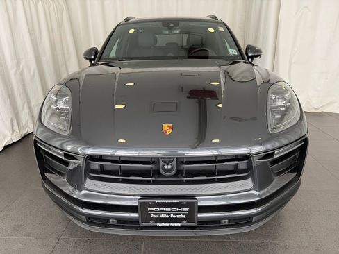 Certified 2026 Porsche Macan AWD/4WD image 6