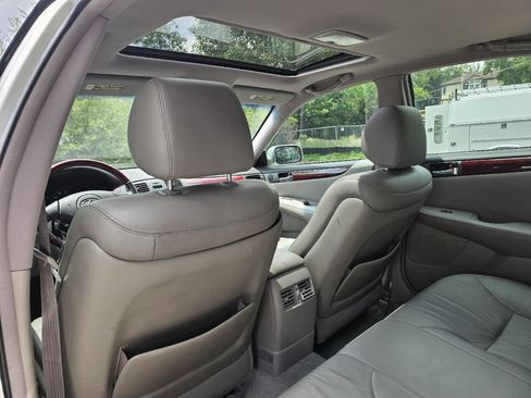 Used 2004 Lexus ES 330 FWD image 24