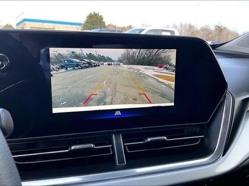 Used 2024 Chevrolet Trax LT FWD image 14