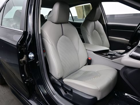 Used 2024 Toyota Camry SE w/ Audio Upgrade Package FWD image 14