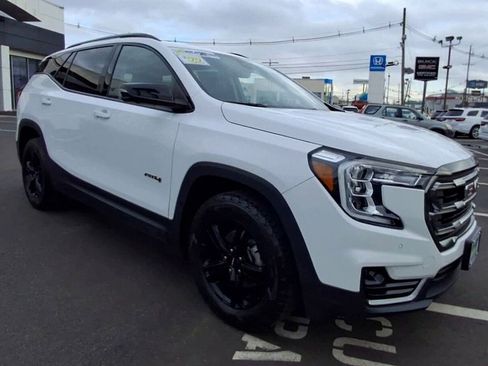 Used 2022 GMC Terrain AT4 w/ Infotainment Package II image 8