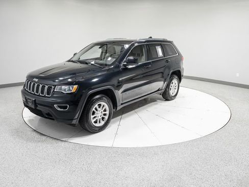 Used 2019 Jeep Grand Cherokee Laredo AWD/4WD image 35