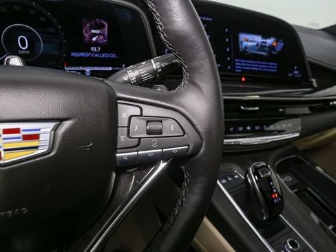 Used 2024 Cadillac Escalade Premium Luxury AWD/4WD image 37