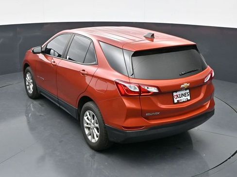 Used 2020 Chevrolet Equinox LS w/ LS Convenience Package FWD image 29