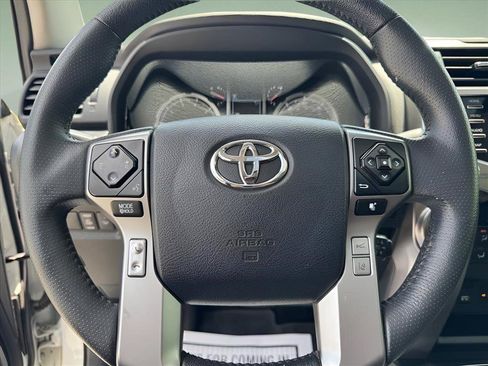Used 2022 Toyota 4Runner Limited AWD/4WD image 21