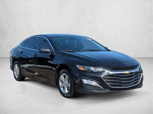 Used 2023 Chevrolet Malibu LS image 3