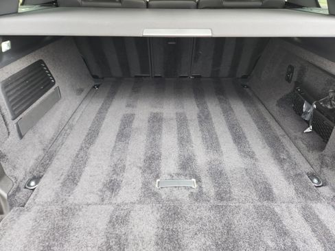 Used 2025 Land Rover Range Rover SE image 27