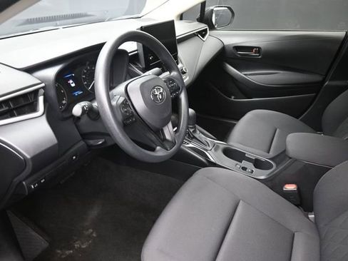 Used 2025 Toyota Corolla LE FWD image 18