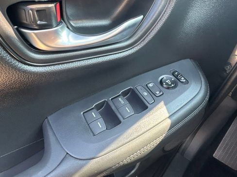 Certified 2027 Honda HR-V LX image 23