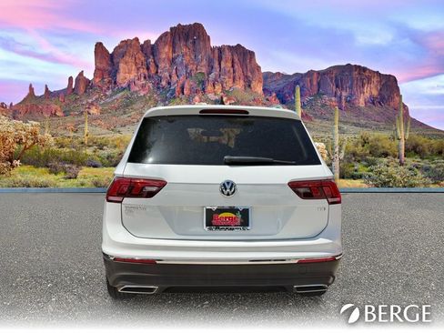 Used 2018 Volkswagen Tiguan SEL FWD image 6