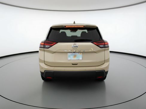 Used 2025 Nissan Rogue SV FWD image 7