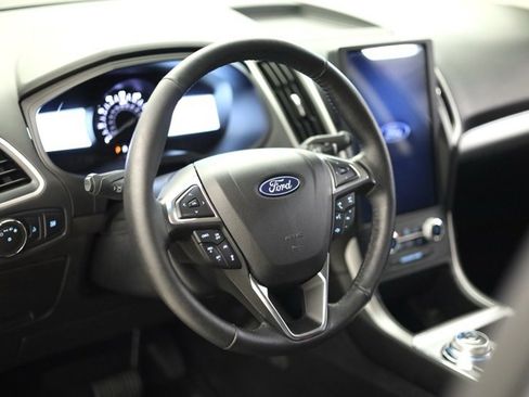 Used 2022 Ford Edge SEL image 12