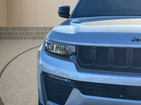 New 2026 Jeep Grand Cherokee Limited image 10